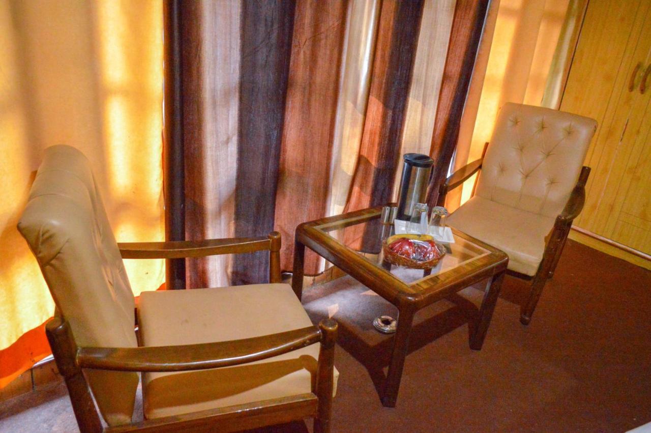 Hotel Pine Grove-Mall Road Manāli Eksteriør bilde