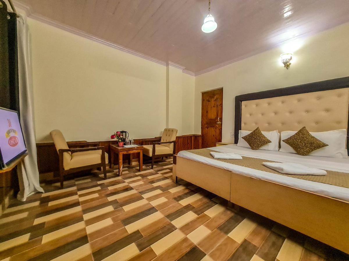 Hotel Pine Grove-Mall Road Manāli Eksteriør bilde